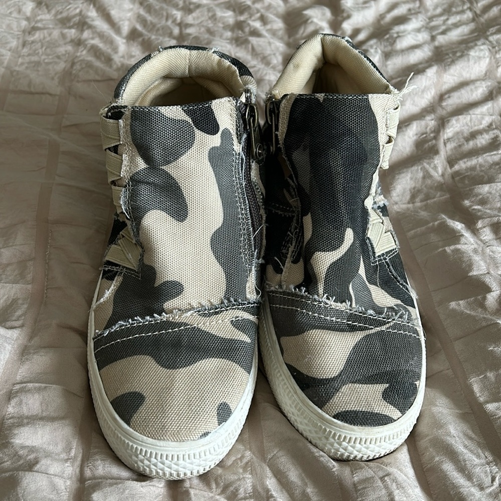 Jolimail size 6 camo midtops